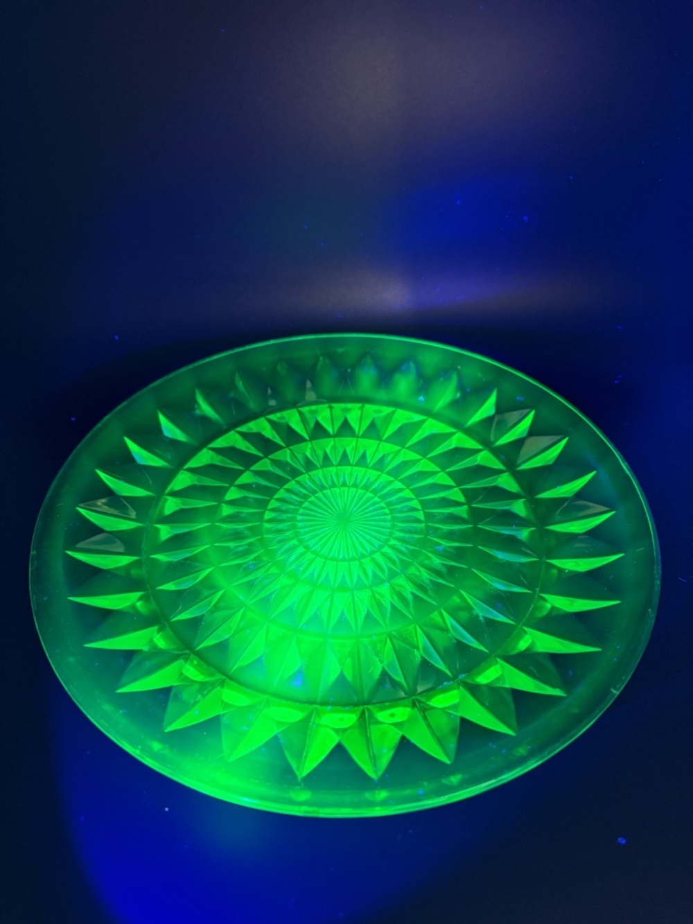 Uranium Glass Jeanette Windsor Plate - Glows
